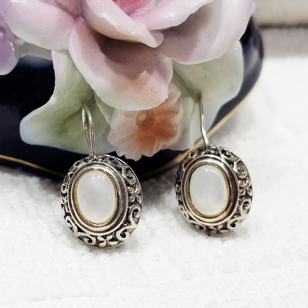 Vintage 925 Mother of Pearl Oval Drop Earrings